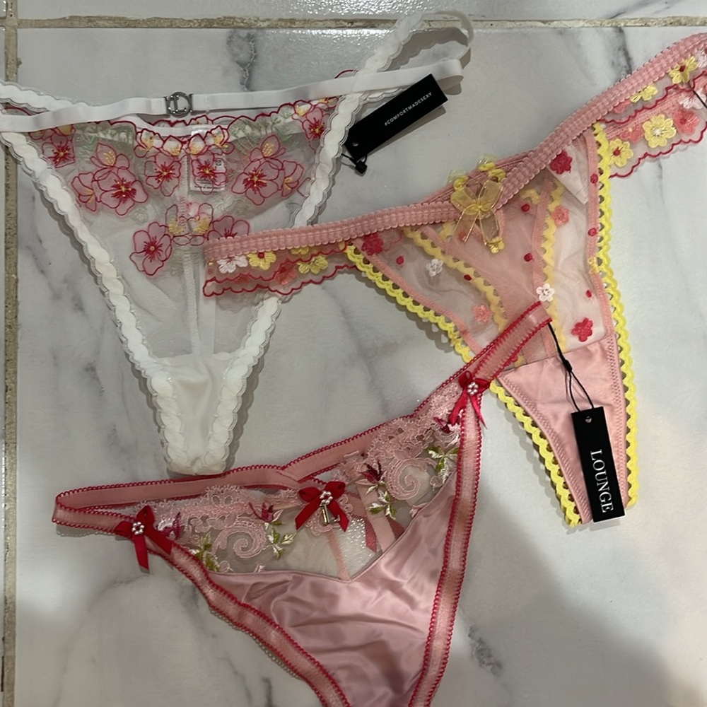LOUNGE thongs
